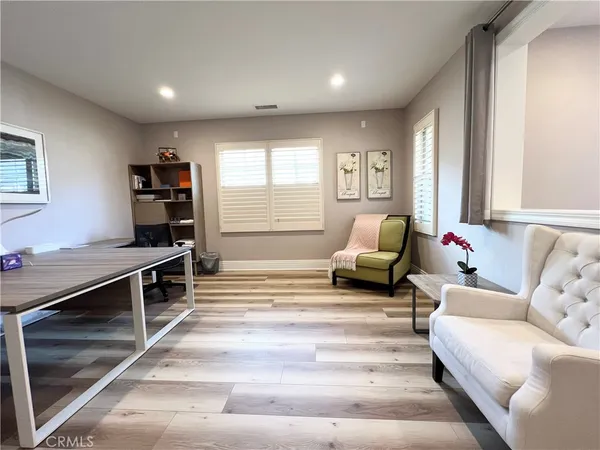 $7,500 | 76 Weston, Irvine, CA 92620