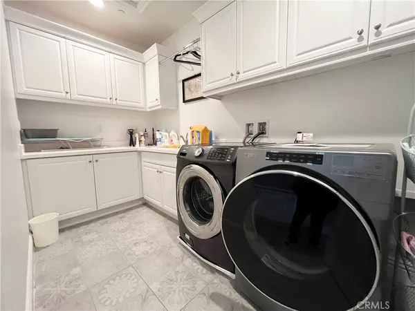 $7,500 | 76 Weston, Irvine, CA 92620