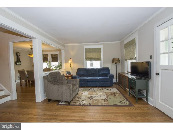 425 Kathmere Road Havertown, PA 19083 - Photo 6 of 25 Living Room