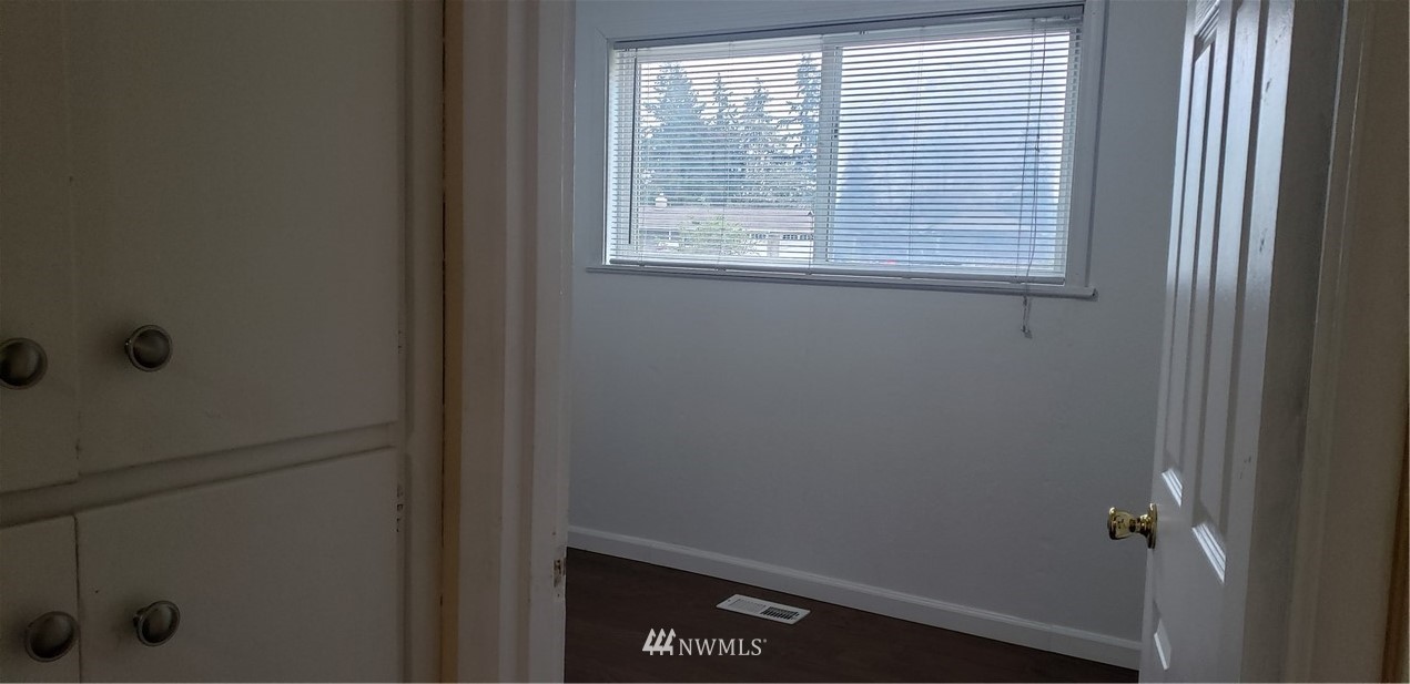5217 Arrowhead Road Southwest Lakewood, WA 98499 - Photo 12 of 24 Gallery Image 12