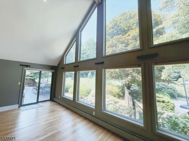 $2,850,000 | 33 Woodfield Lane, Saddle River, NJ 07458