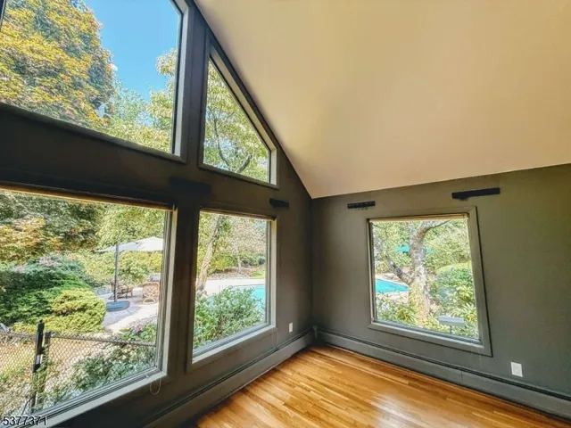 $2,850,000 | 33 Woodfield Lane, Saddle River, NJ 07458