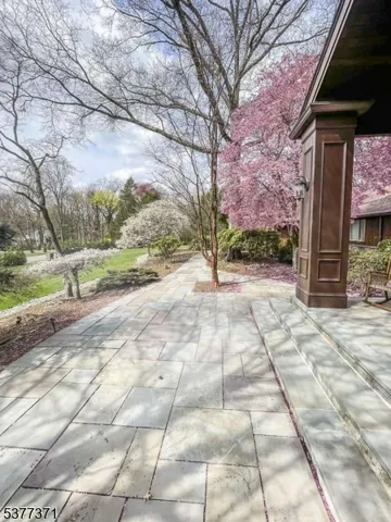 $2,850,000 | 33 Woodfield Lane, Saddle River, NJ 07458