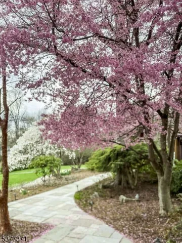 $2,850,000 | 33 Woodfield Lane, Saddle River, NJ 07458