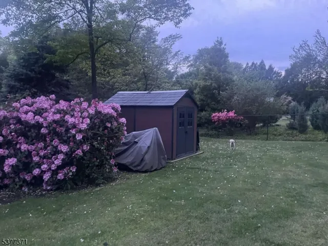 $2,850,000 | 33 Woodfield Lane, Saddle River, NJ 07458