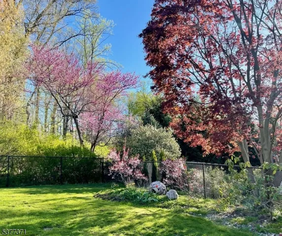 $2,850,000 | 33 Woodfield Lane, Saddle River, NJ 07458