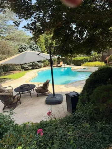 $2,850,000 | 33 Woodfield Lane, Saddle River, NJ 07458