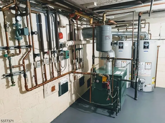 $2,850,000 | 33 Woodfield Lane, Saddle River, NJ 07458