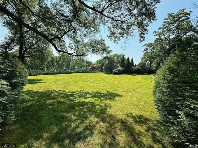 $2,850,000 | 33 Woodfield Lane, Saddle River, NJ 07458