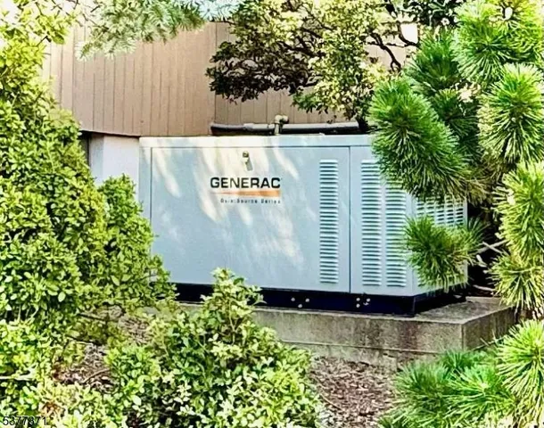 $2,850,000 | 33 Woodfield Lane, Saddle River, NJ 07458