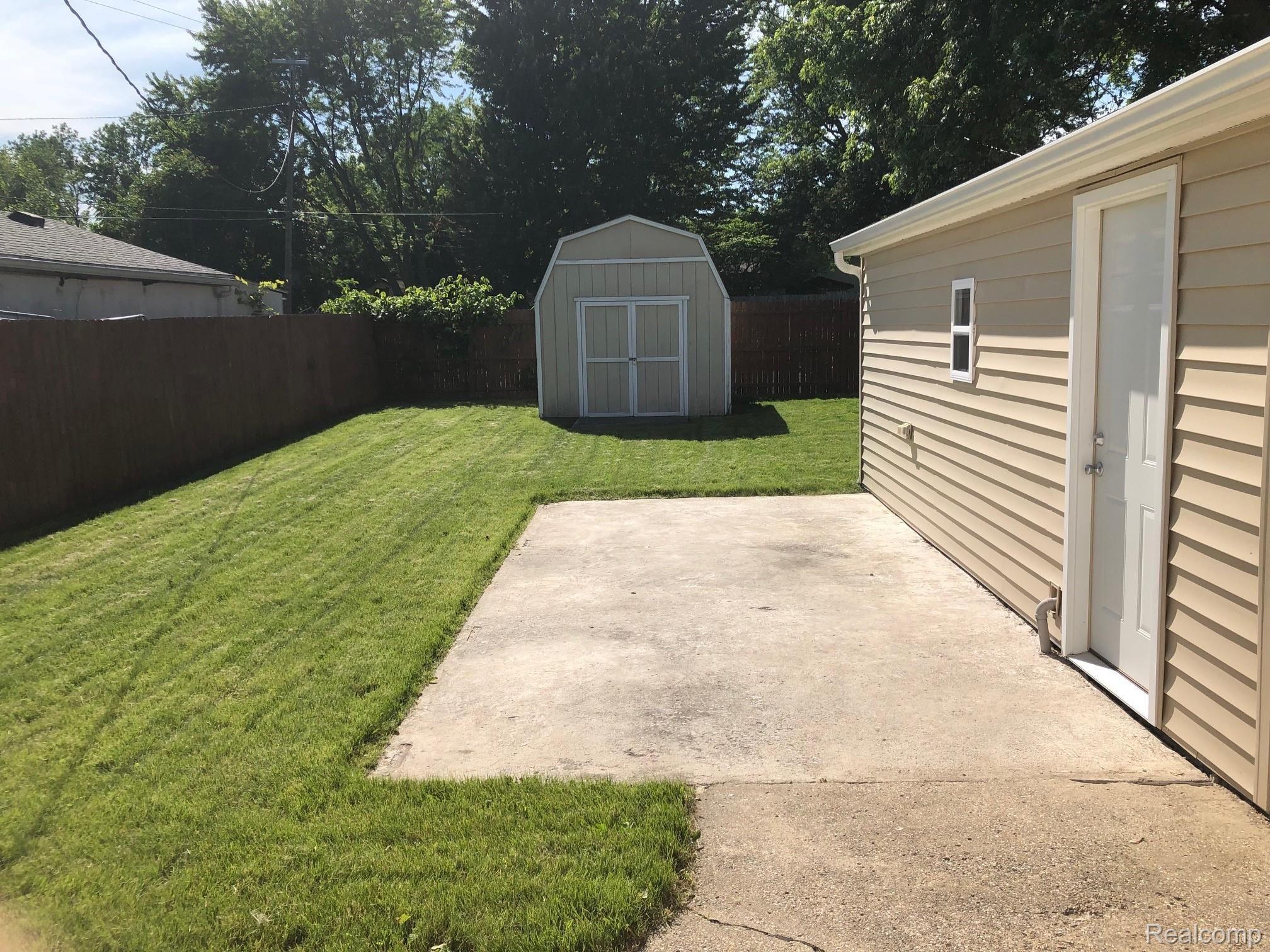 2105 Spaulding Road Monroe, MI 48162 - Photo 11 of 11 Backyard 2