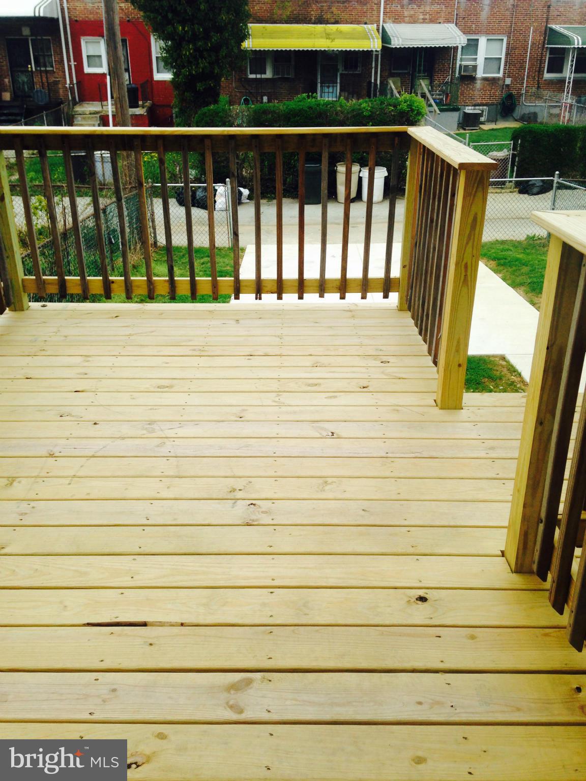 4010 Cedardale Road Baltimore, MD 21215 - Photo 2 of 15 Deck