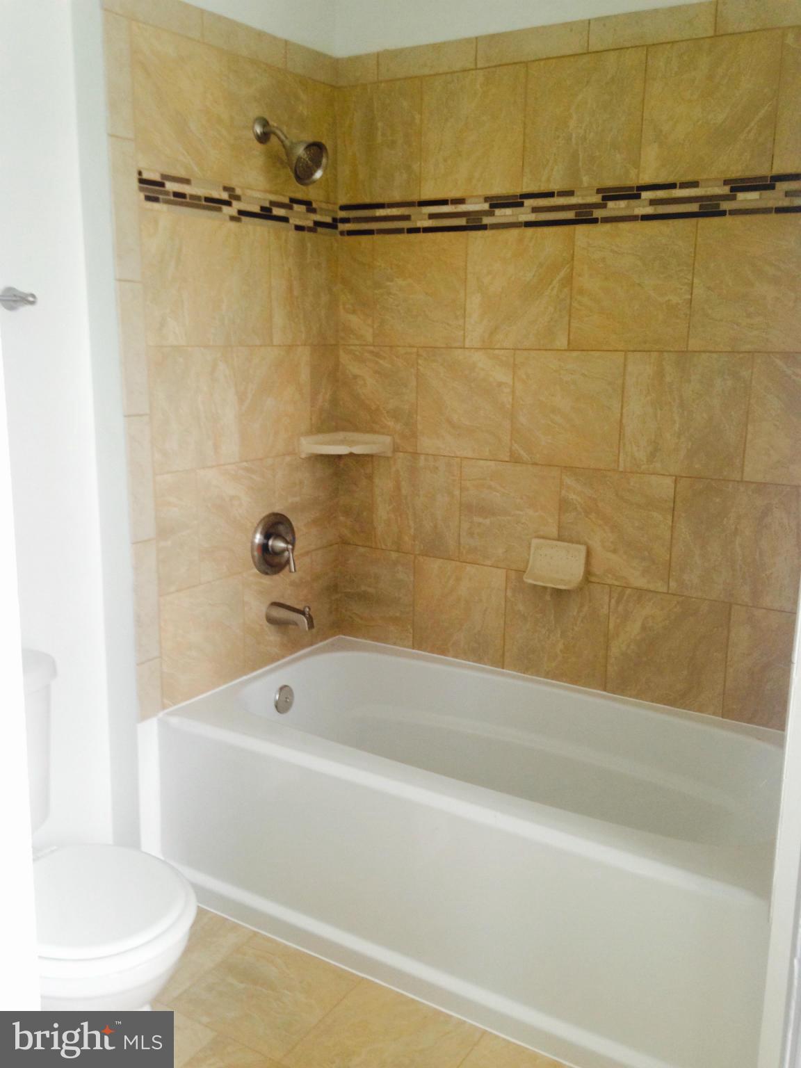4010 Cedardale Road Baltimore, MD 21215 - Photo 9 of 15 Bath (Master)