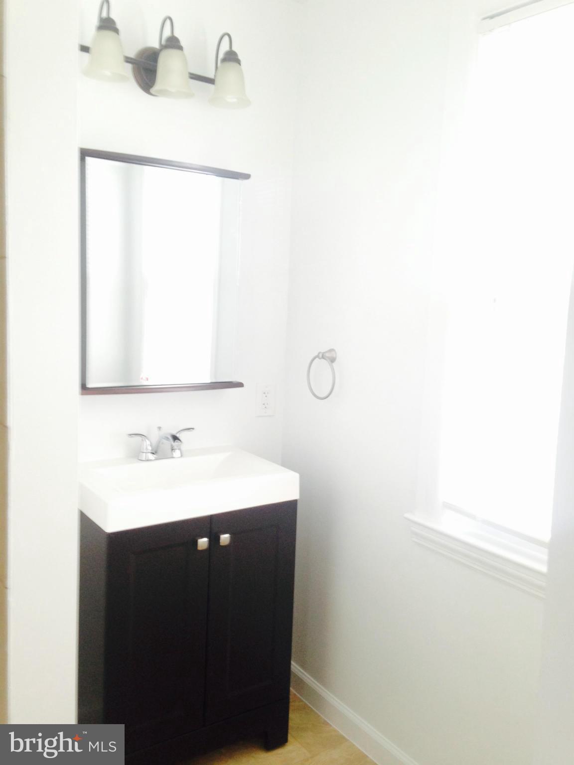 4010 Cedardale Road Baltimore, MD 21215 - Photo 10 of 15 M Bath