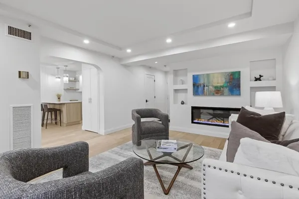 $1,295,000 | 1731 Beacon Street, Unit 114, Brookline, MA 02445