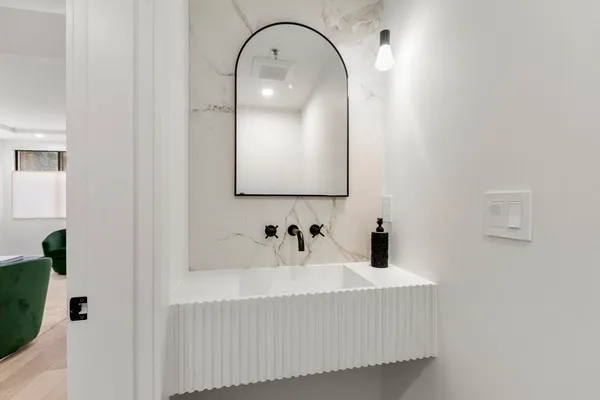 $1,295,000 | 1731 Beacon Street, Unit 114, Brookline, MA 02445