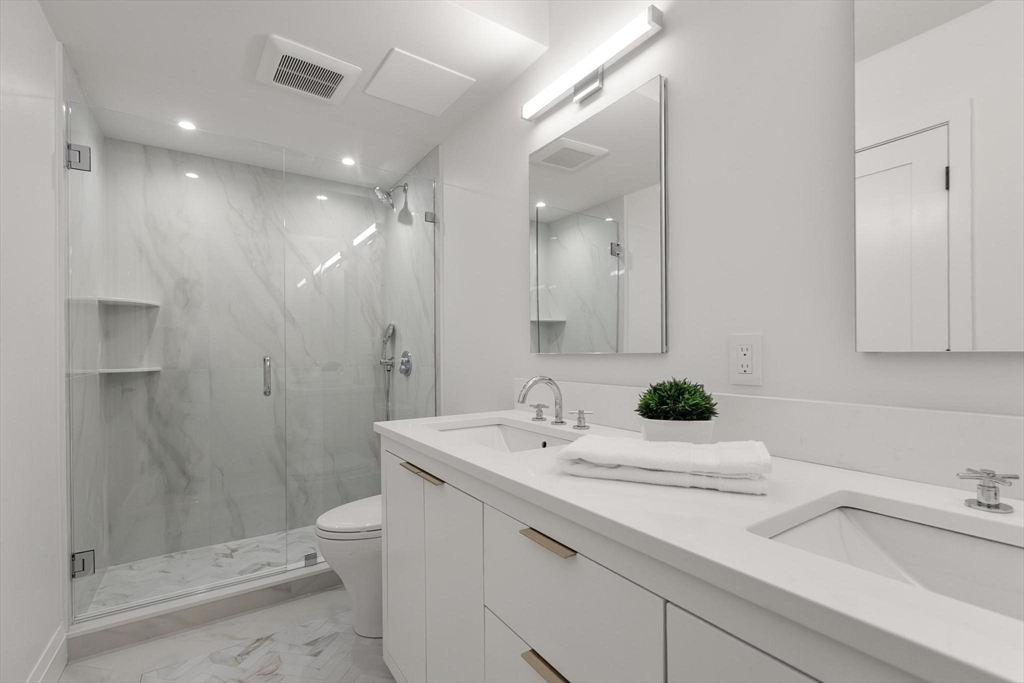 1731 Beacon Street, Unit 114 Brookline, MA 02445 - Photo 10 of 17