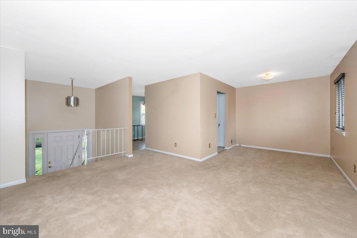 17125 Hoskinson Road Poolesville, MD 20837 - Photo 2 of 60 Living Room looking into the Dining Room