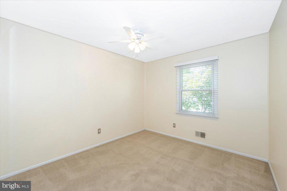 17125 Hoskinson Road Poolesville, MD 20837 - Photo 29 of 60 Bedroom #3