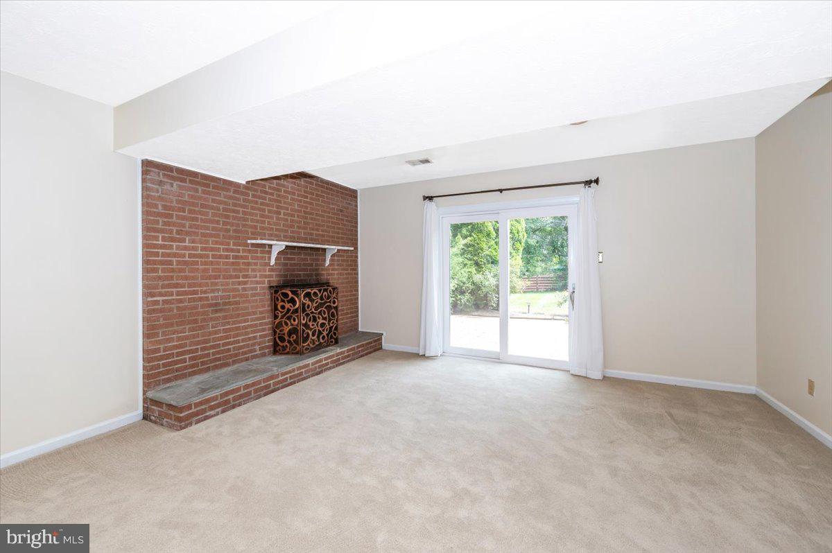 17125 Hoskinson Road Poolesville, MD 20837 - Photo 31 of 60 Lower Level Full Walk-out to patio