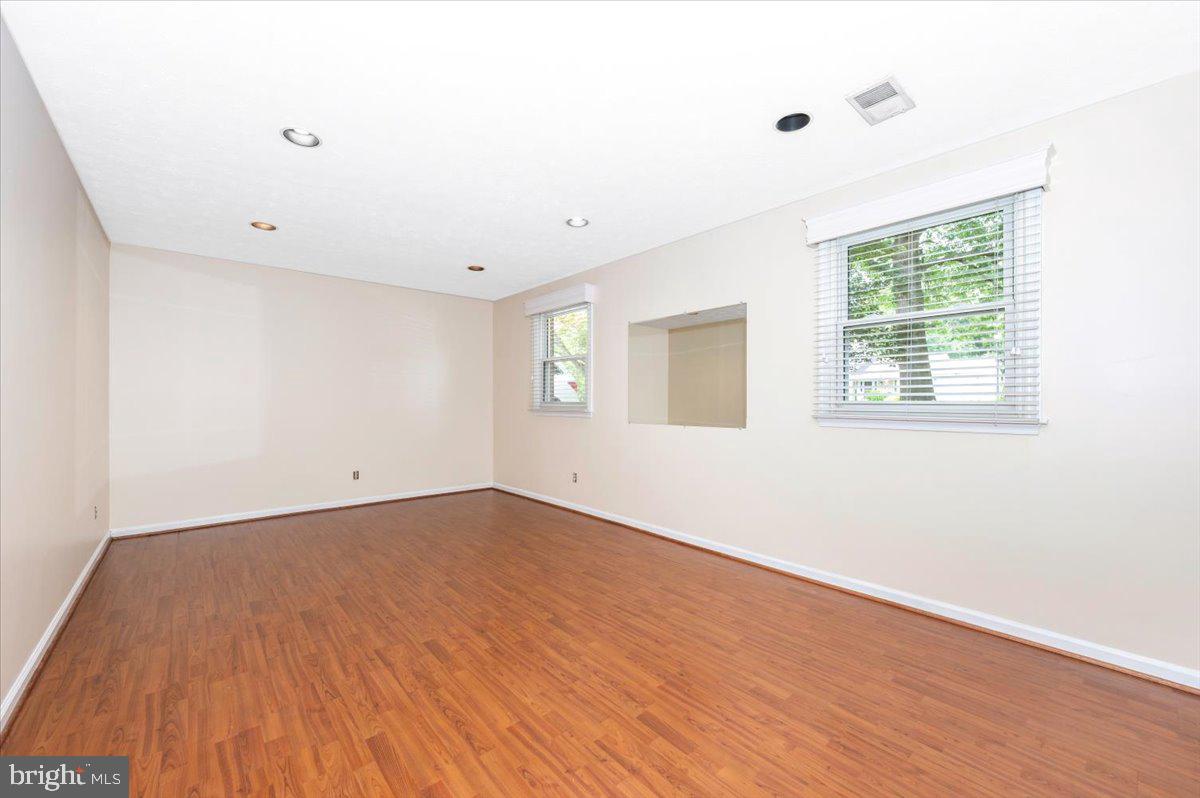 17125 Hoskinson Road Poolesville, MD 20837 - Photo 41 of 60 This room could be a Office/Exercise Rm or 4th BR