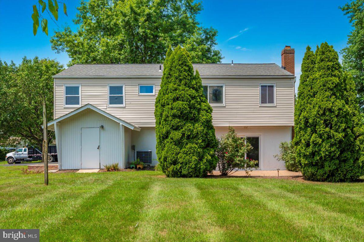 17125 Hoskinson Road Poolesville, MD 20837 - Photo 46 of 60 Large Shed behind the Laundry Room