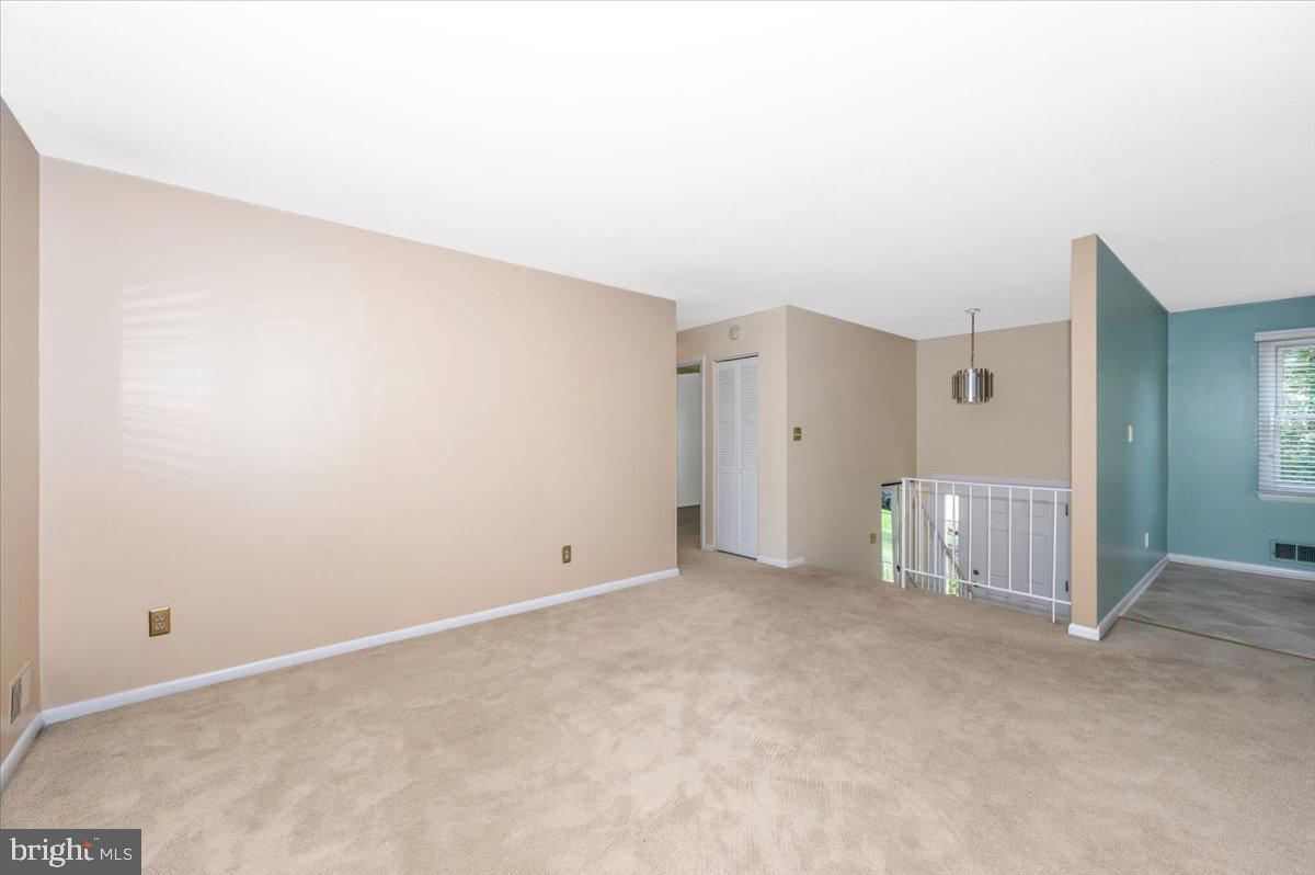 17125 Hoskinson Road Poolesville, MD 20837 - Photo 6 of 60