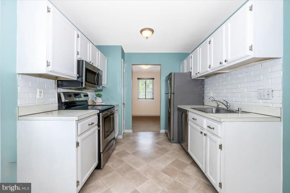 17125 Hoskinson Road Poolesville, MD 20837 - Photo 9 of 60 Upgraded Stainless Appliances