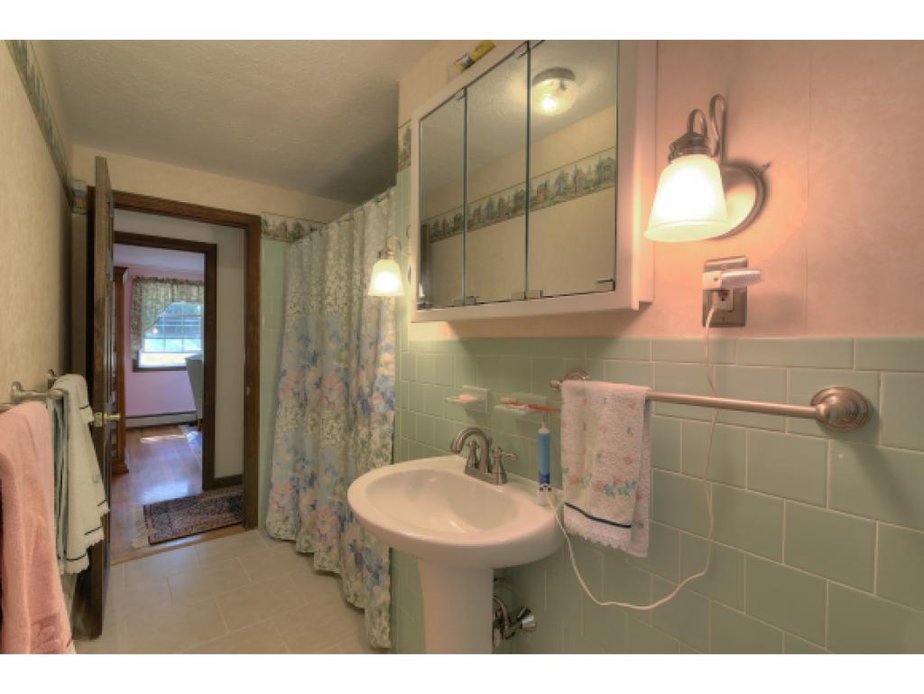 17 Woodridge Road Hampstead, NH 03826 - Photo 19 of 33 Gallery Image 19