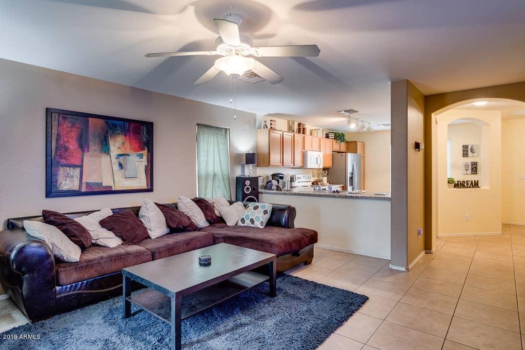 2673 South Chaparral Road Apache Junction, AZ 85119 - Photo 4 of 12 Great Room View