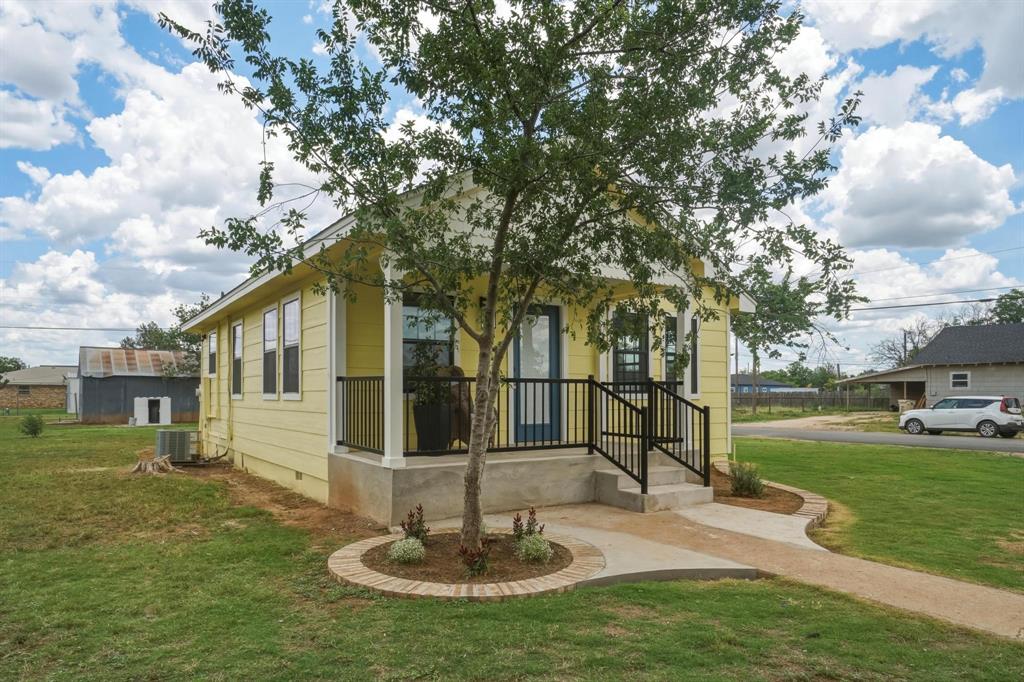 111 Rose Street Merkel, TX 79536 - Photo 6 of 37