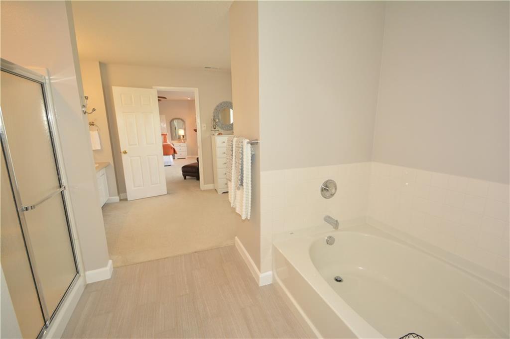 10388 Splendor Way Indianapolis, IN 46234 - Photo 15 of 24 Gallery Image 15