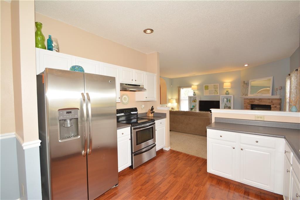 10388 Splendor Way Indianapolis, IN 46234 - Photo 3 of 24 Gallery Image 3