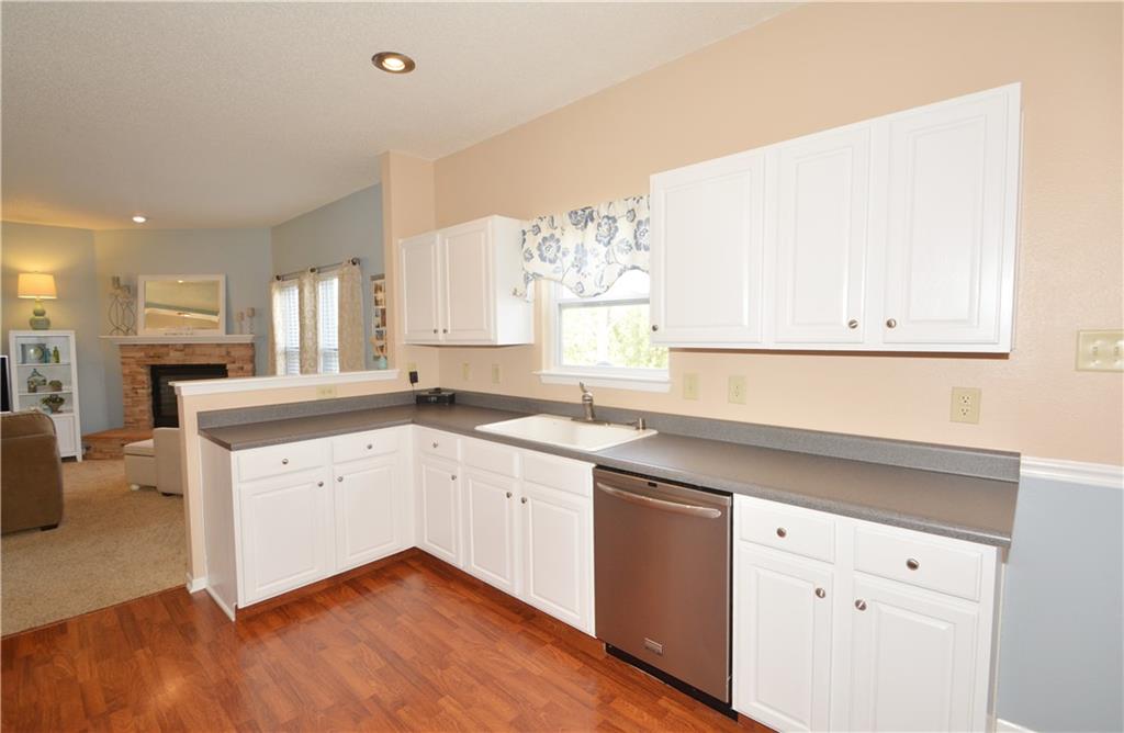 10388 Splendor Way Indianapolis, IN 46234 - Photo 6 of 24 Gallery Image 6