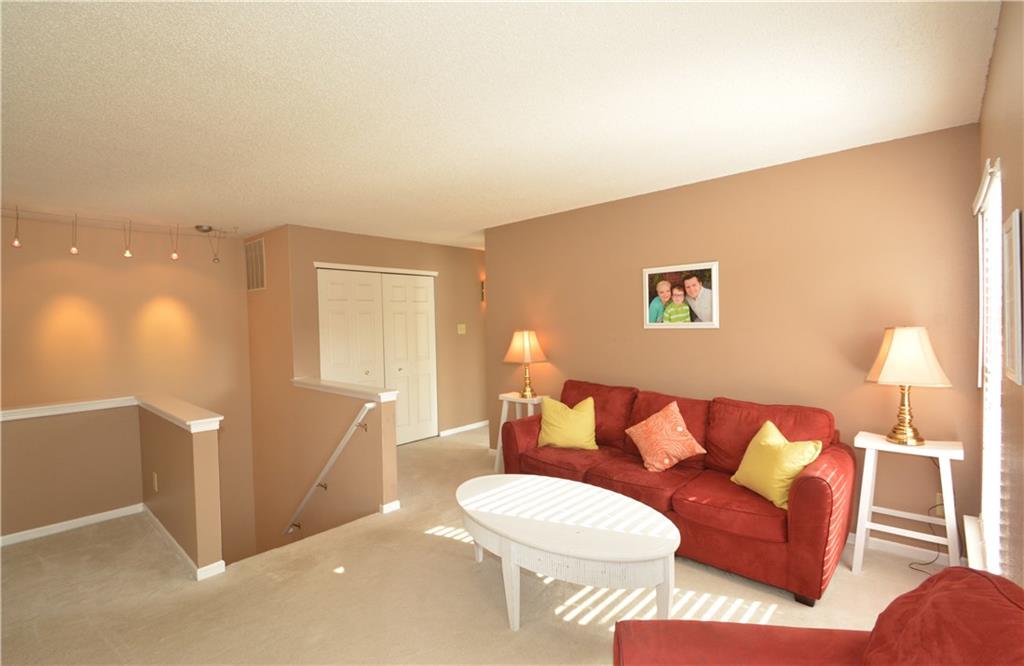 10388 Splendor Way Indianapolis, IN 46234 - Photo 10 of 24 Gallery Image 10