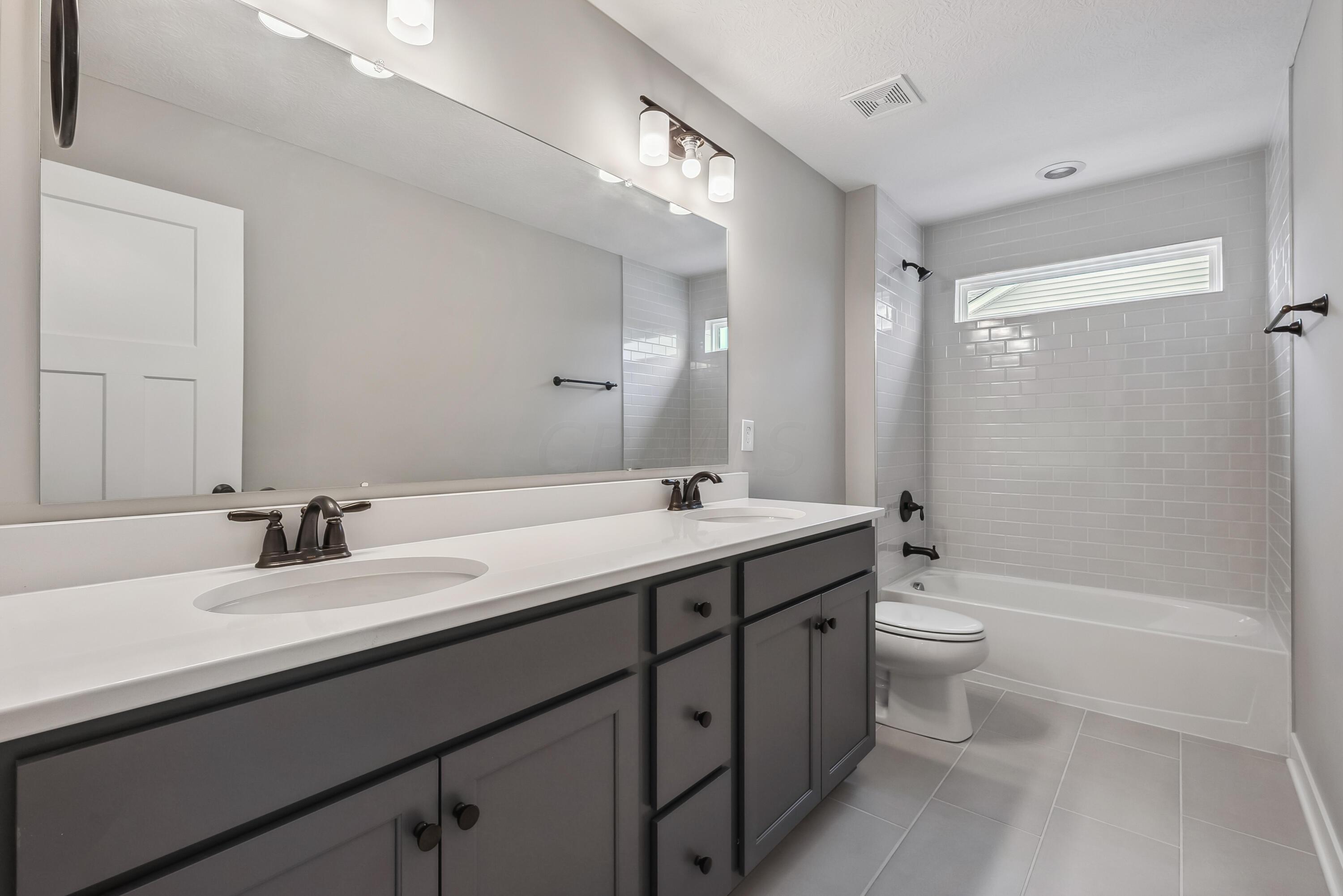 3299 Logsdon Loop Delaware, OH 43015 - Photo 36 of 41 Bathroom