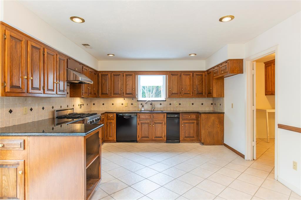 2405 Springpark Way Richardson, TX 75082 - Photo 27 of 40