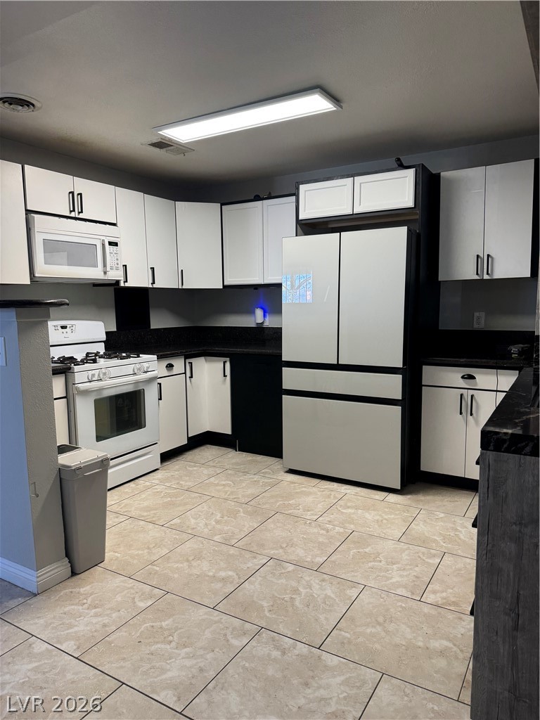 608 Greenhurst Road Las Vegas, NV 89145 - Photo 4 of 20