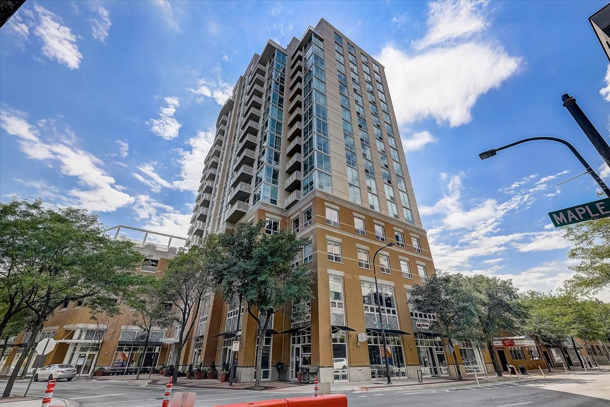 1640 Maple Avenue, Unit 1505 Evanston, IL 60201 - Photo 1 of 29