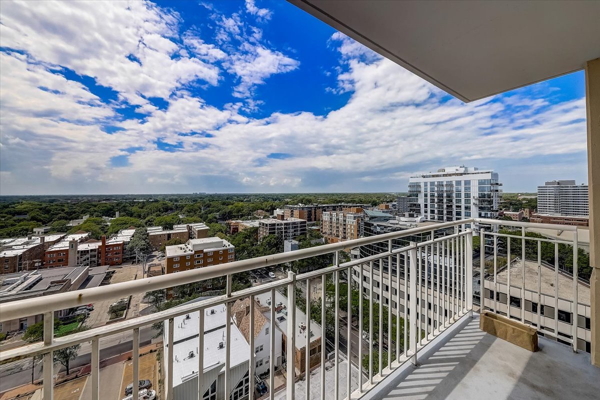 1640 Maple Avenue, Unit 1505 Evanston, IL 60201 - Photo 22 of 29