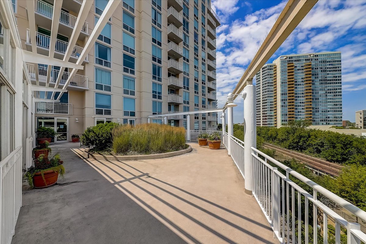 1640 Maple Avenue, Unit 1505 Evanston, IL 60201 - Photo 23 of 29