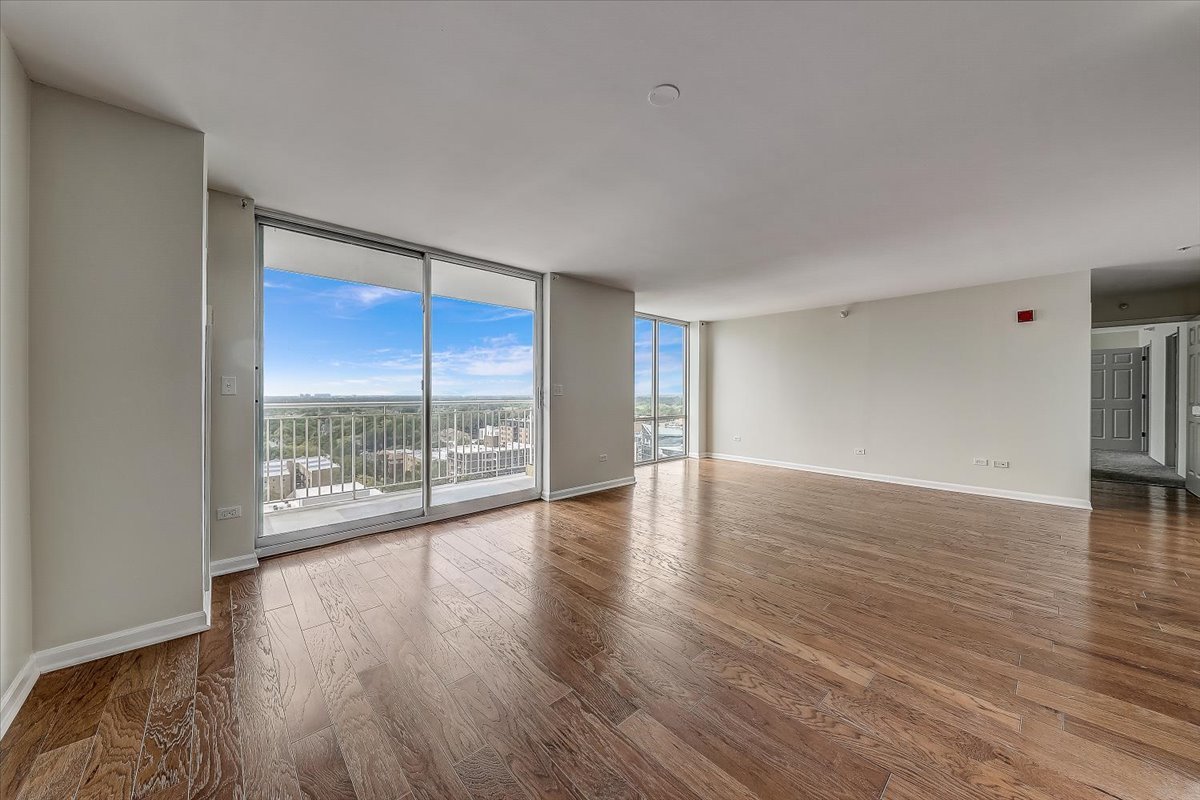 1640 Maple Avenue, Unit 1505 Evanston, IL 60201 - Photo 10 of 29