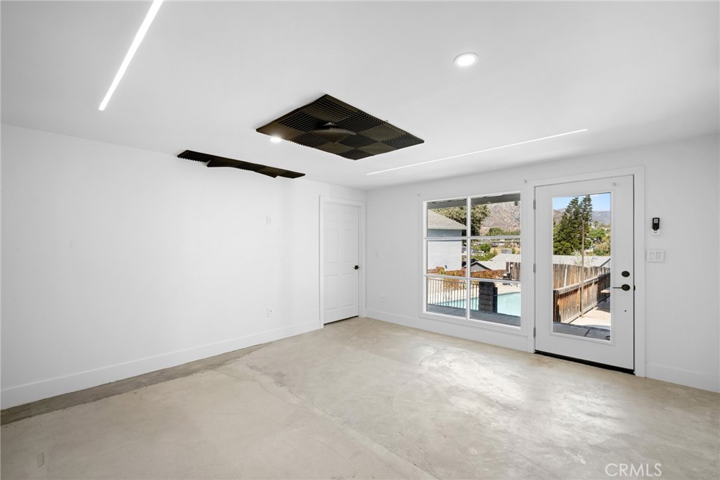 10652 Vanora Drive Sunland, CA 91040 - Photo 13 of 31