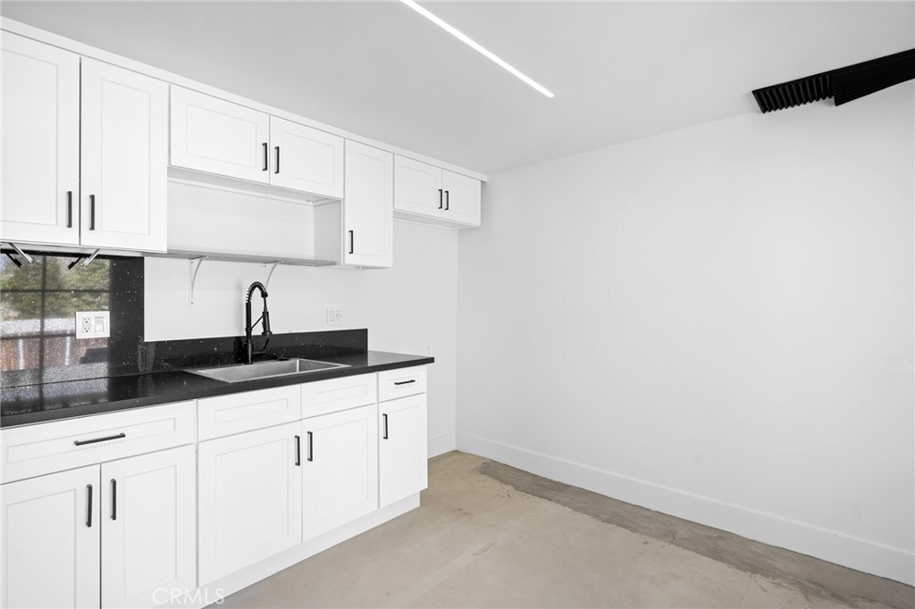 10652 Vanora Drive Sunland, CA 91040 - Photo 15 of 31