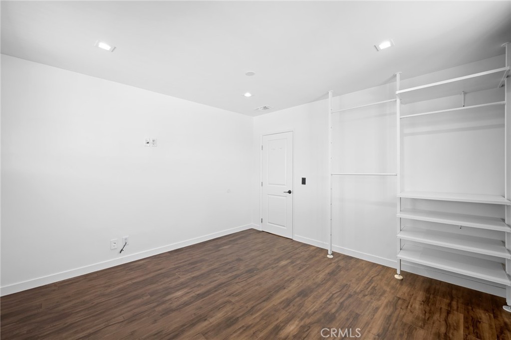 10652 Vanora Drive Sunland, CA 91040 - Photo 9 of 31