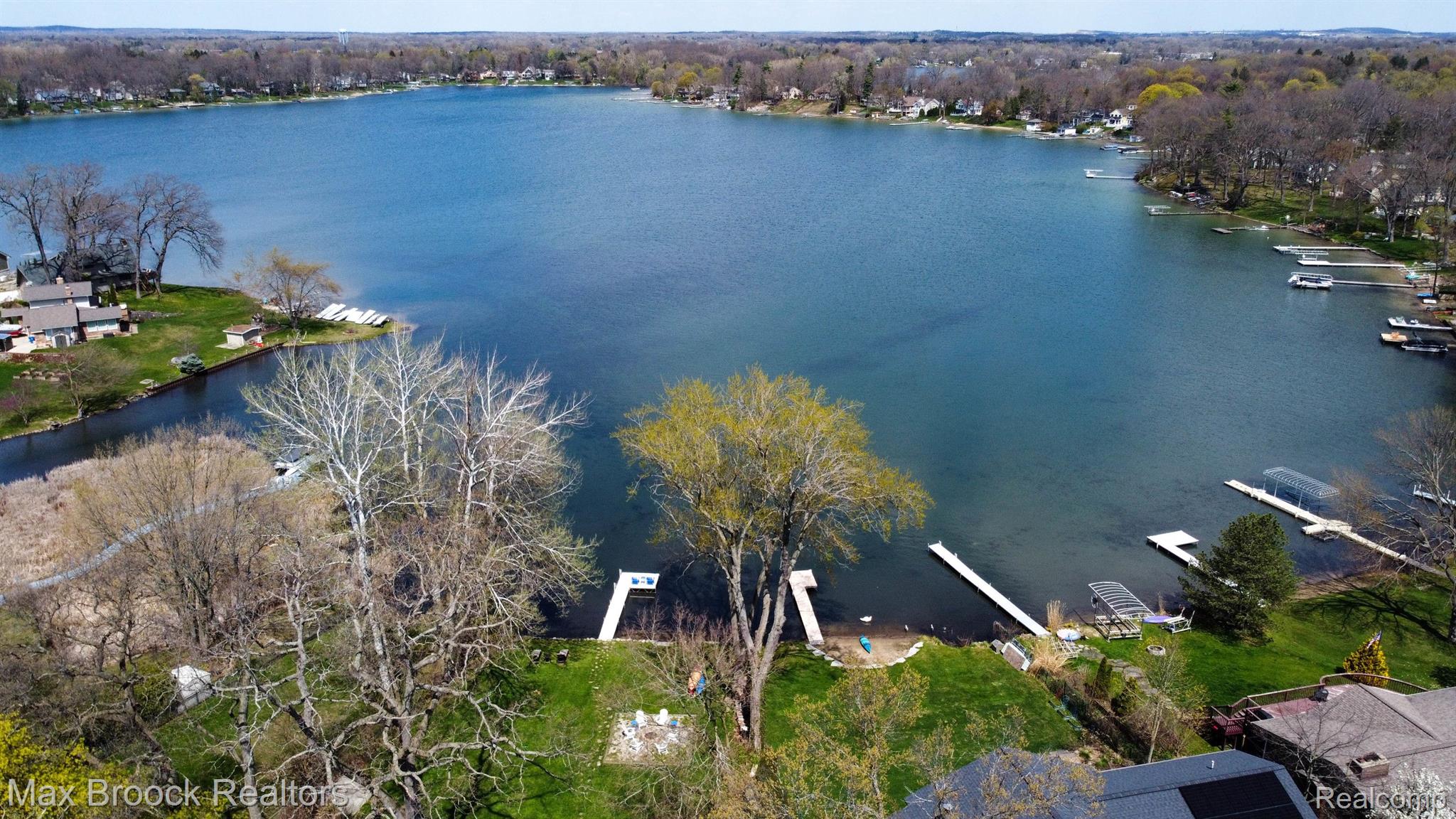 3970 Covert Road Waterford, MI 48328 - Photo 1 of 46 Gallery Image 1