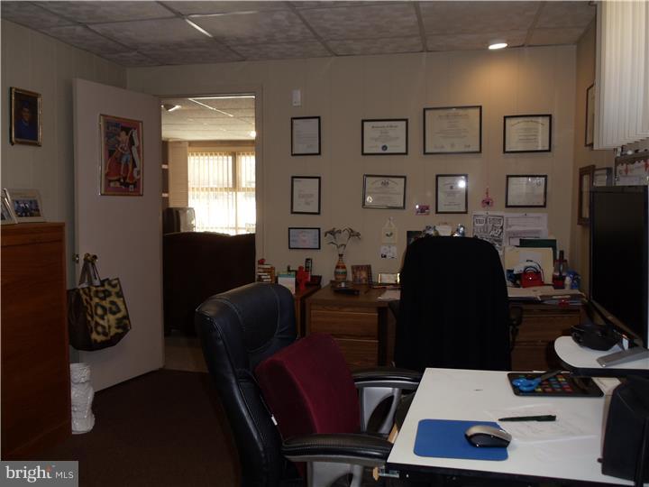 1603 Mt Pleasant Road Havertown, PA 19083 - Photo 15 of 21 Office / Study