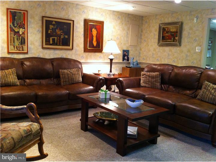 1603 Mt Pleasant Road Havertown, PA 19083 - Photo 16 of 21 Family Room