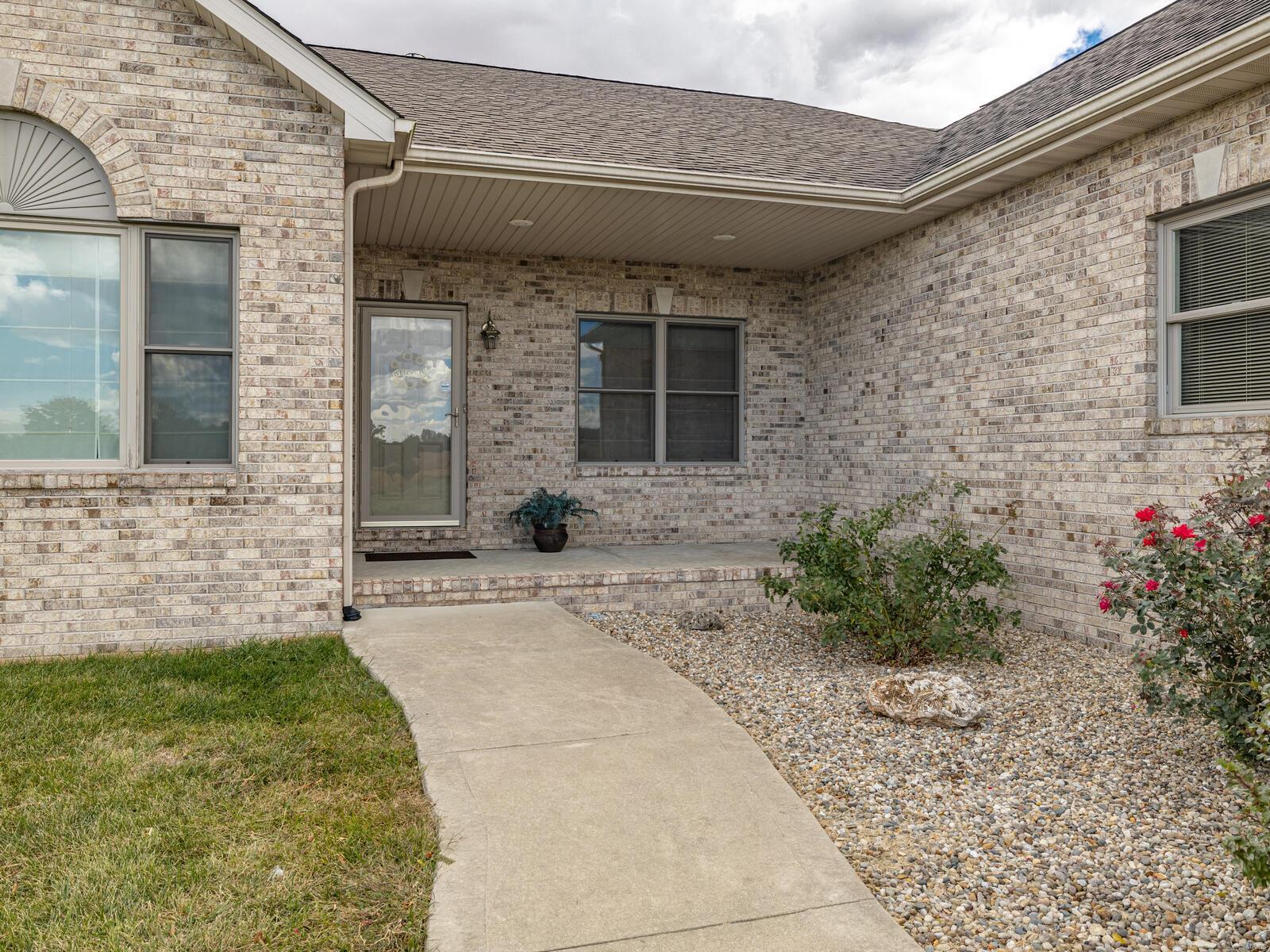 6932 Diane Road Alhambra, IL 62001 - Photo 3 of 45