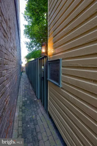 $423,000 | 2 South Charlotte Street, Manheim, PA 17545